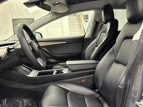 2022 Tesla Model 3 Standard Range