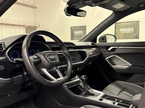 2022 Audi Q3 45 S line Premium