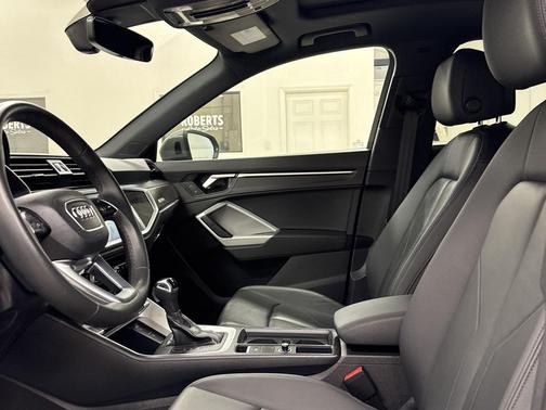 2022 Audi Q3 45 S line Premium