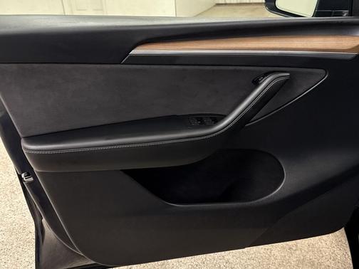 2024 Tesla Model Y Long Range Dual Motor All-Wheel Drive