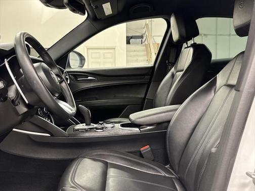 2022 Alfa Romeo Stelvio Sprint