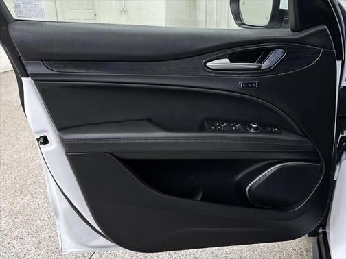 2022 Alfa Romeo Stelvio Sprint