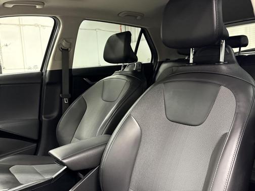 2023 Kia Niro Touring