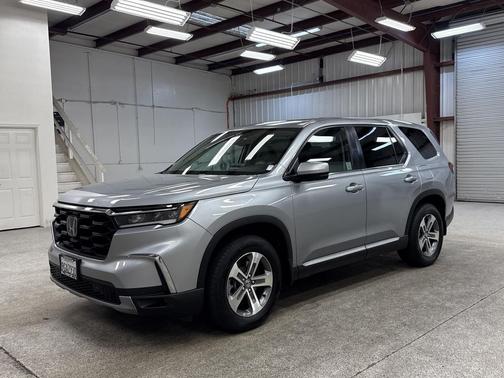 2023 Honda Pilot 2WD EX-L 8 Passenger