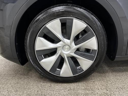 2024 Tesla Model Y Long Range Dual Motor All-Wheel Drive