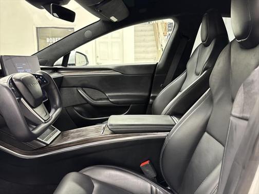 2022 Tesla Model S Base