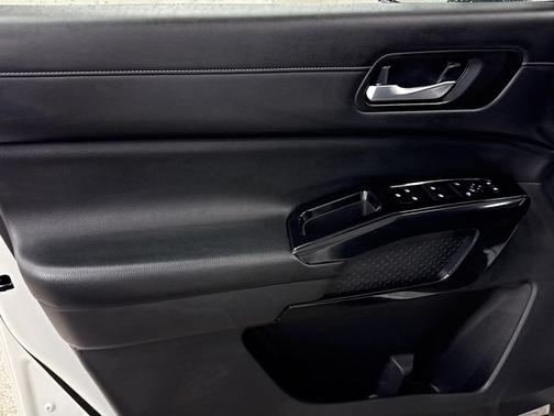 2022 Nissan Pathfinder SV 2WD