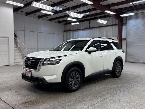 2022 Nissan Pathfinder SV 2WD
