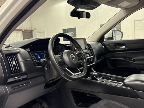 2022 Nissan Pathfinder SV 2WD