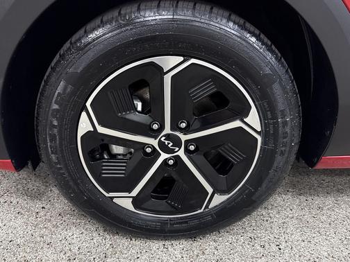 2023 Kia Niro EX