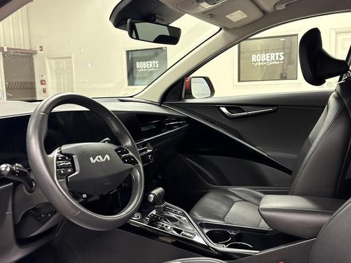 2023 Kia Niro EX