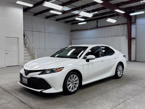 2019 Toyota Camry LE