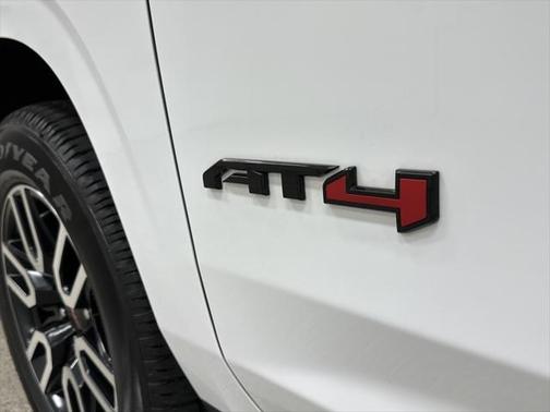 2023 GMC Yukon 4WD AT4
