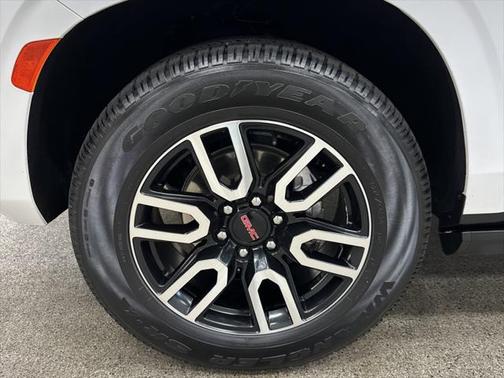 2023 GMC Yukon 4WD AT4