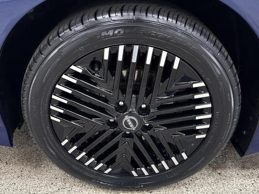 2024 Nissan Leaf SV PLUS