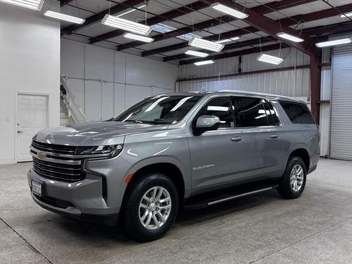 2023 Chevrolet Suburban LT