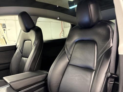 2025 Tesla Model Y Long Range Dual Motor Rear-Wheel Drive