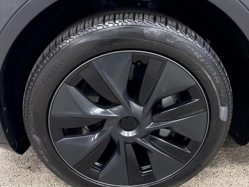 2025 Tesla Model Y Long Range Dual Motor Rear-Wheel Drive