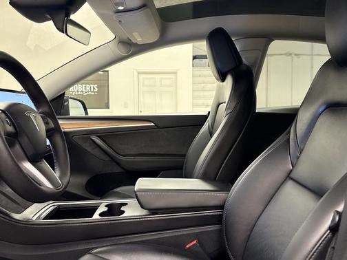 2025 Tesla Model Y Long Range Dual Motor Rear-Wheel Drive