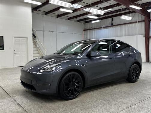 2022 Tesla Model Y Long Range Dual Motor All-Wheel Drive