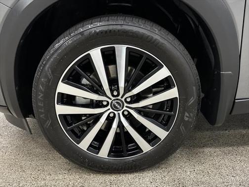 2023 Nissan Pathfinder Platinum FWD