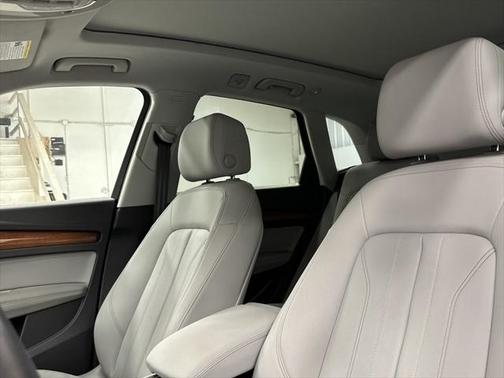 2022 Audi Q5 45 S line Premium Plus