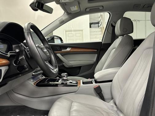 2022 Audi Q5 45 S line Premium Plus