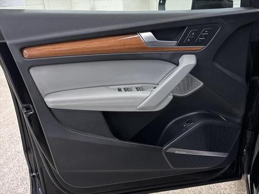 2022 Audi Q5 45 S line Premium Plus