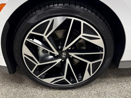 2023 Hyundai IONIQ 6 SEL