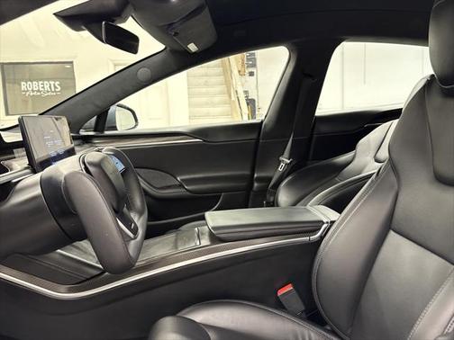 2022 Tesla Model S Base