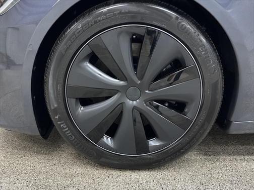 2022 Tesla Model S Base