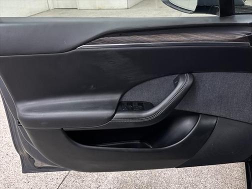 2022 Tesla Model S Base