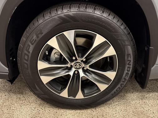 2020 Toyota Highlander Hybrid XLE