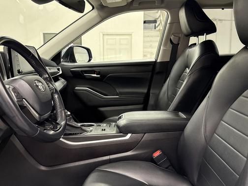 2020 Toyota Highlander Hybrid XLE