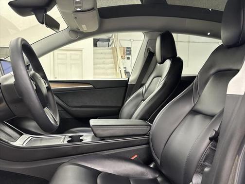 2023 Tesla Model Y RWD