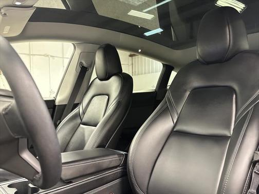 2023 Tesla Model Y RWD