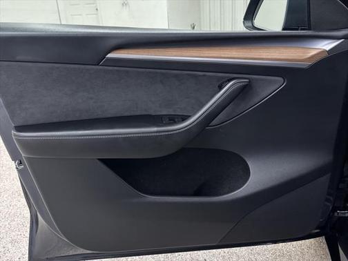2023 Tesla Model Y RWD