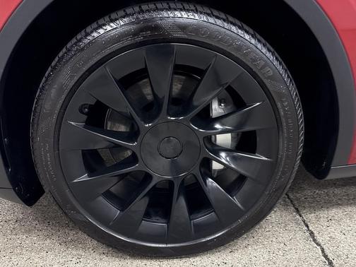 2024 Tesla Model Y Long Range Dual Motor All-Wheel Drive