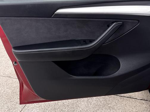 2024 Tesla Model Y Long Range Dual Motor All-Wheel Drive