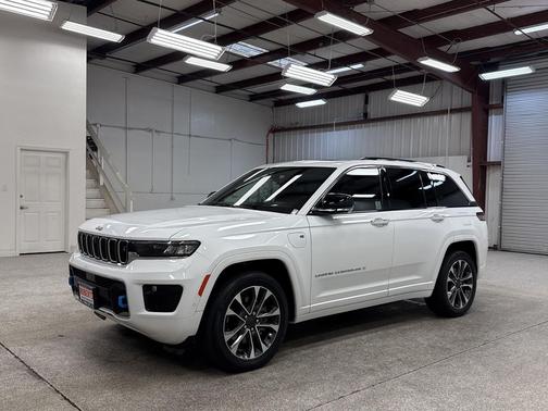 2022 Jeep Grand Cherokee 4xe Overland