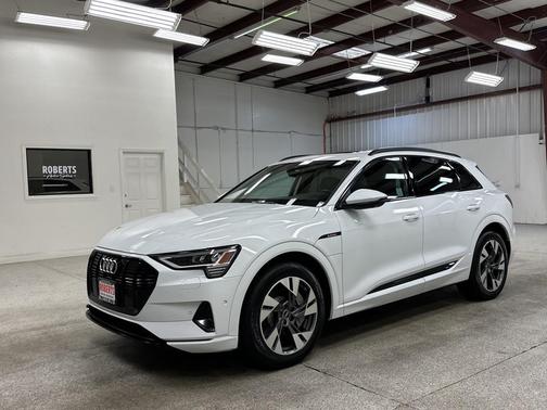 2022 Audi e-tron Premium