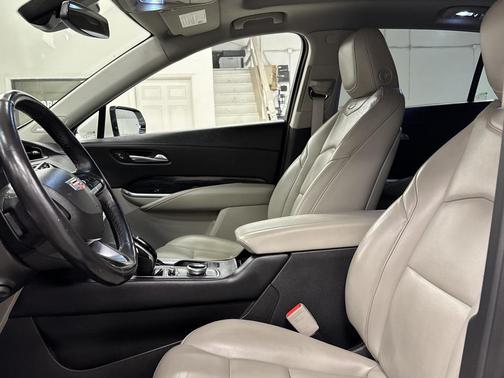 2021 Cadillac XT4 Premium Luxury