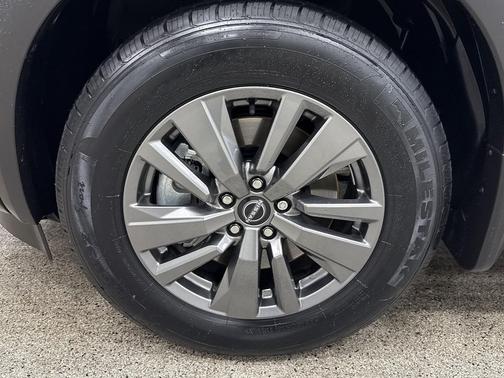 2024 Nissan Pathfinder S FWD