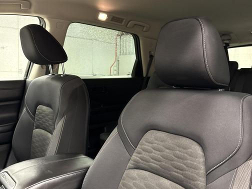 2024 Nissan Pathfinder S FWD