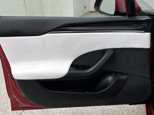 2022 Tesla Model S Plaid