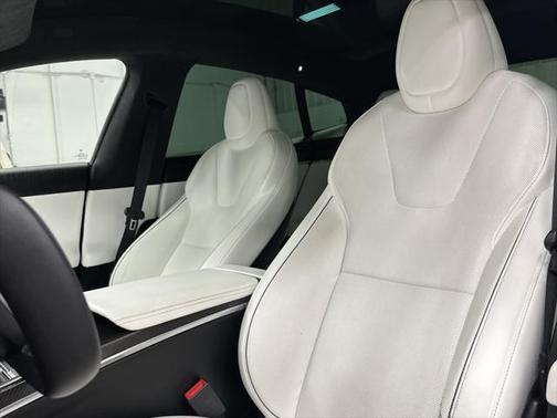 2022 Tesla Model S Plaid