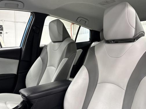 2022 Toyota Prius Prime XLE