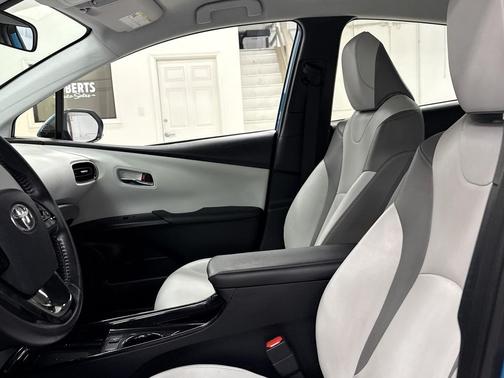2022 Toyota Prius Prime XLE