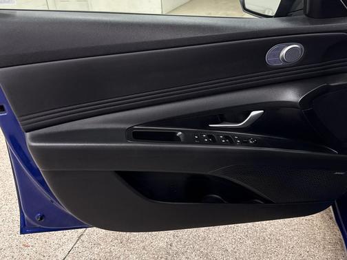 2022 Hyundai ELANTRA HEV Limited