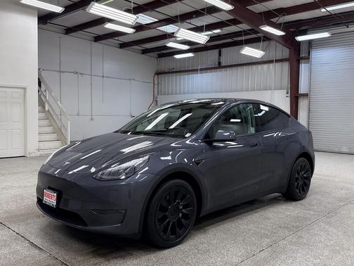 2023 Tesla Model Y Long Range Dual Motor All-Wheel Drive